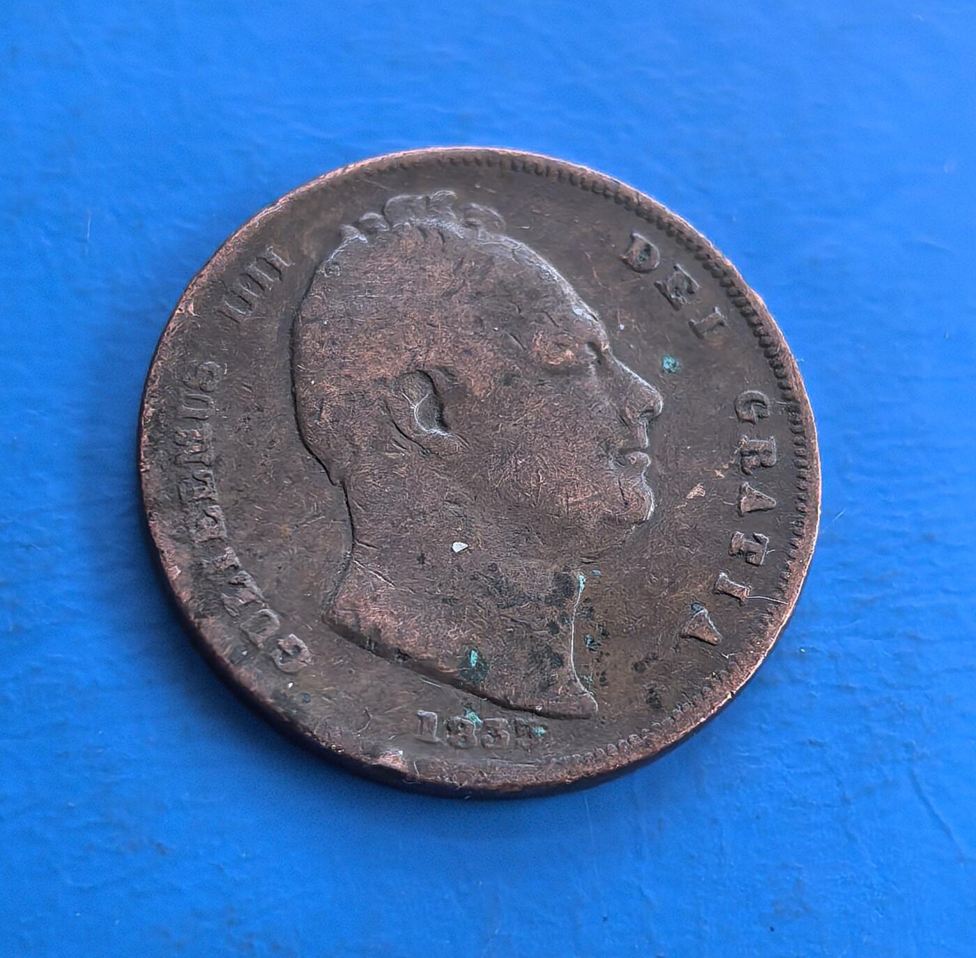 外国优质老铜币高银银币，周六九点倒数截拍，满百包邮，持续收拍 英国1837 年乔治三世半便士铜币，正面君主像、背不列颠尼亚女神纹章，见证英帝国扩张与工业革命发轫。百年包浆凝岁月痕，虽磨损仍存经典符号。属工业革命初期货币标本，承载殖民与统治脉络，填补英币收藏早期序列，藏 19 世纪初历史变迁余温，小众却具厚重时代印记 。