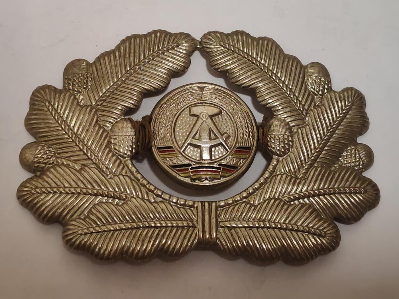 韵星假日拍卖第三十四期 -- Rimey Holidays Auction 34 民主德国军官帽徽