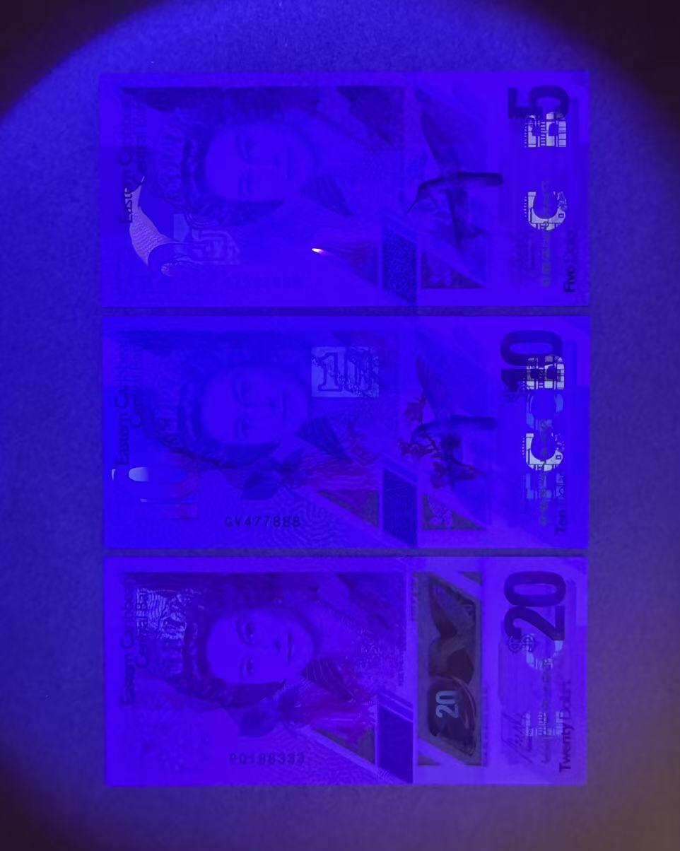 【Blue Auction】世界纸币精拍第770期——18级TOP拍卖/信誉/品质/专业/高效💫 【一组3张888和333豹子号含无47】东加勒比 5-10-20元 女王 全新UNC