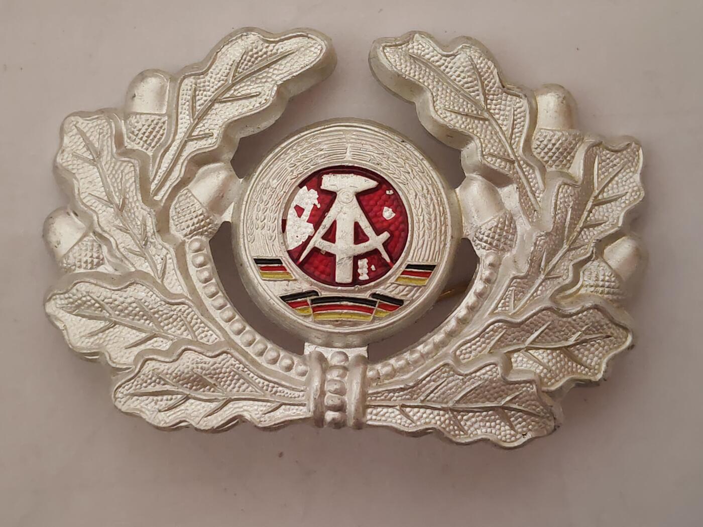 韵星假日拍卖第三十四期 -- Rimey Holidays Auction 34 民主德国军官帽徽