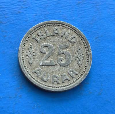 外国优质老铜币高银银币，周六九点倒数截拍，满百包邮，持续收拍 - 冰岛1942 年 25 奥拉，铸于二战丹麦被占、冰岛自治过渡期。正面冰岛语面值，背面丹麦王室纹章（隐现殖民与独立纠葛），锌质包浆载战时痕迹。见证北欧特殊历史节点，属冰岛稀有战时货币，设计融本土与王室符号，小众收藏解码冰岛近代脉络，藏地域与时代双重厚重 。
