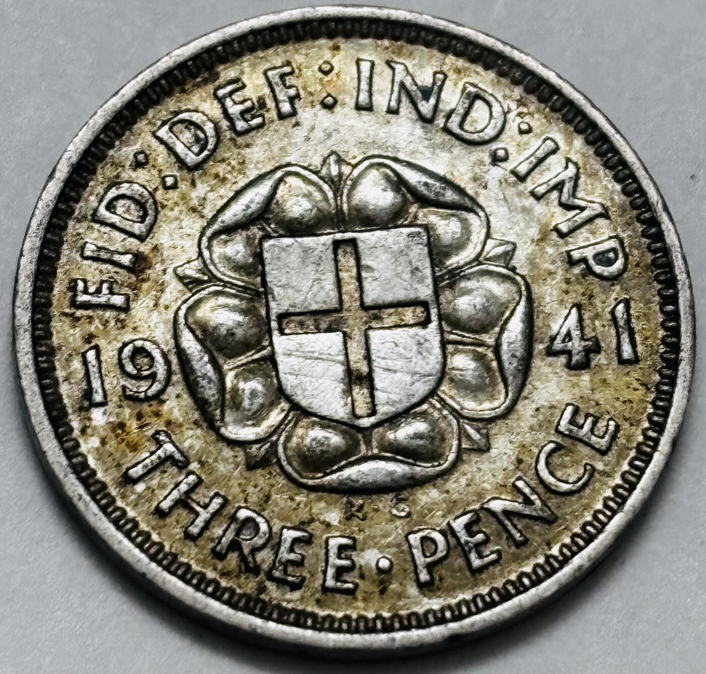 文馨钱币收藏 迎新纳福2026新年第一场（第 287 场）金银老铜币拍卖 1941 年英国乔治六世 3 便士银币 2 枚