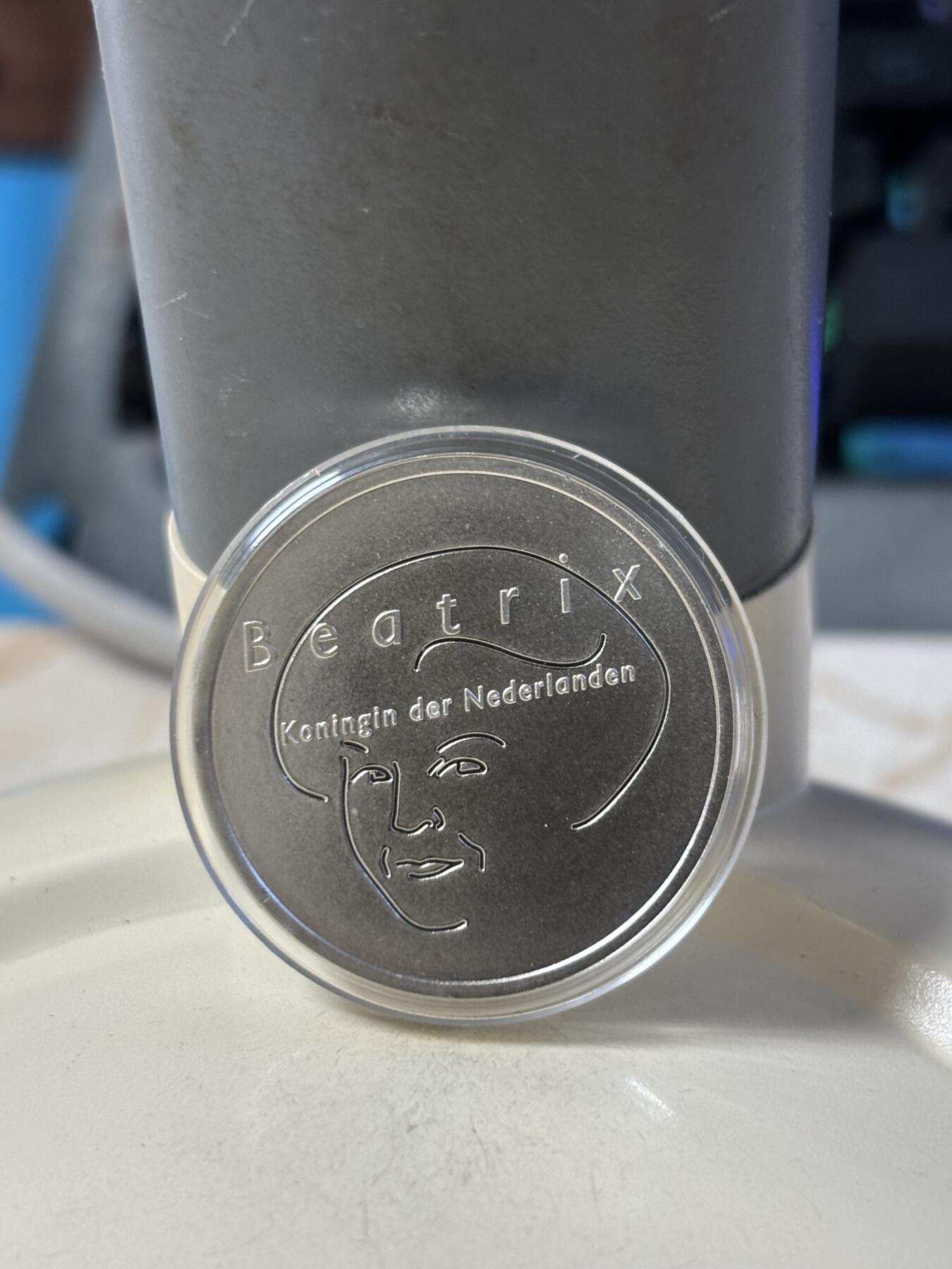 第186期拍卖 荷兰2004年欧盟东扩 欧洲之星 贝娅特丽克丝银币，11.9克，925银，有白斑，银价198