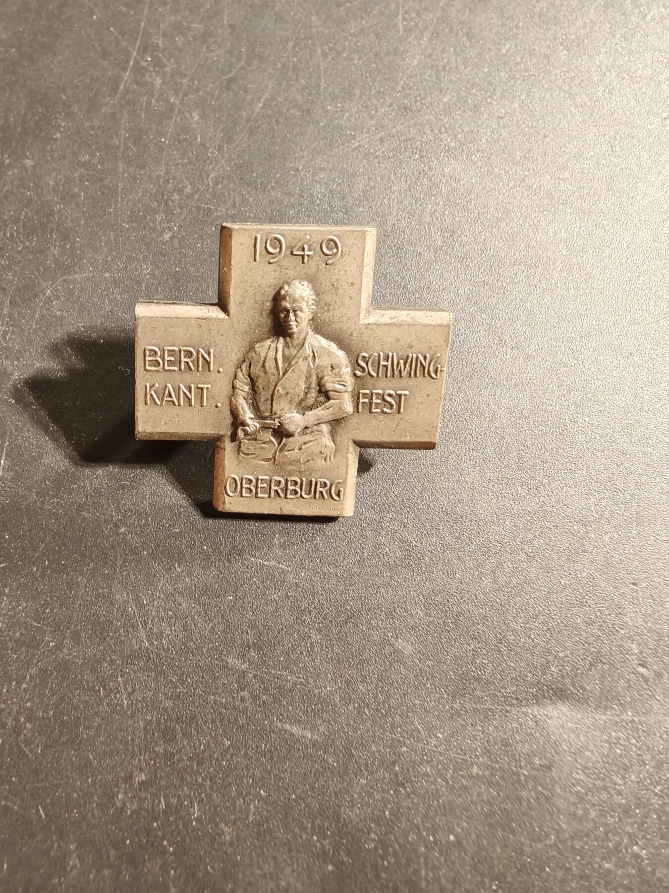 老王徽章第173期 瑞士伯尔尼州1949年士瓦宾根摔跤节证章