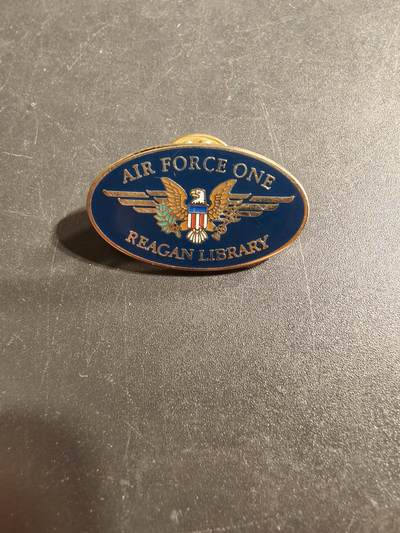 老王徽章第173期 - 美国空军一号总统专机罗纳德·里根总统图书馆证章