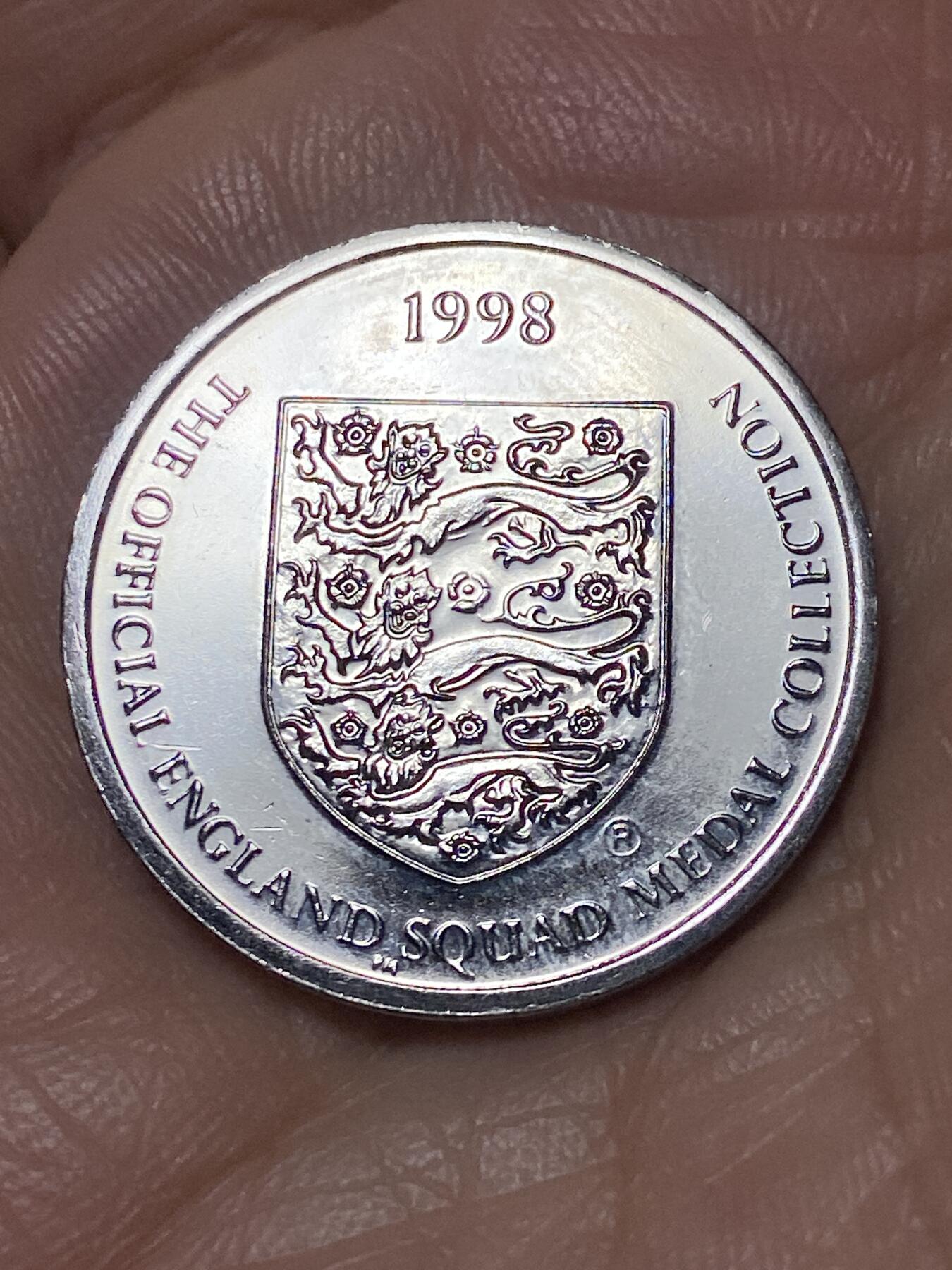 2026年第二场(总第一百七十一场）外国好品散币场(免佣金) 英国🇬🇧1998年法国世界杯纪念章(英格兰队传奇后卫索尔·坎贝尔)