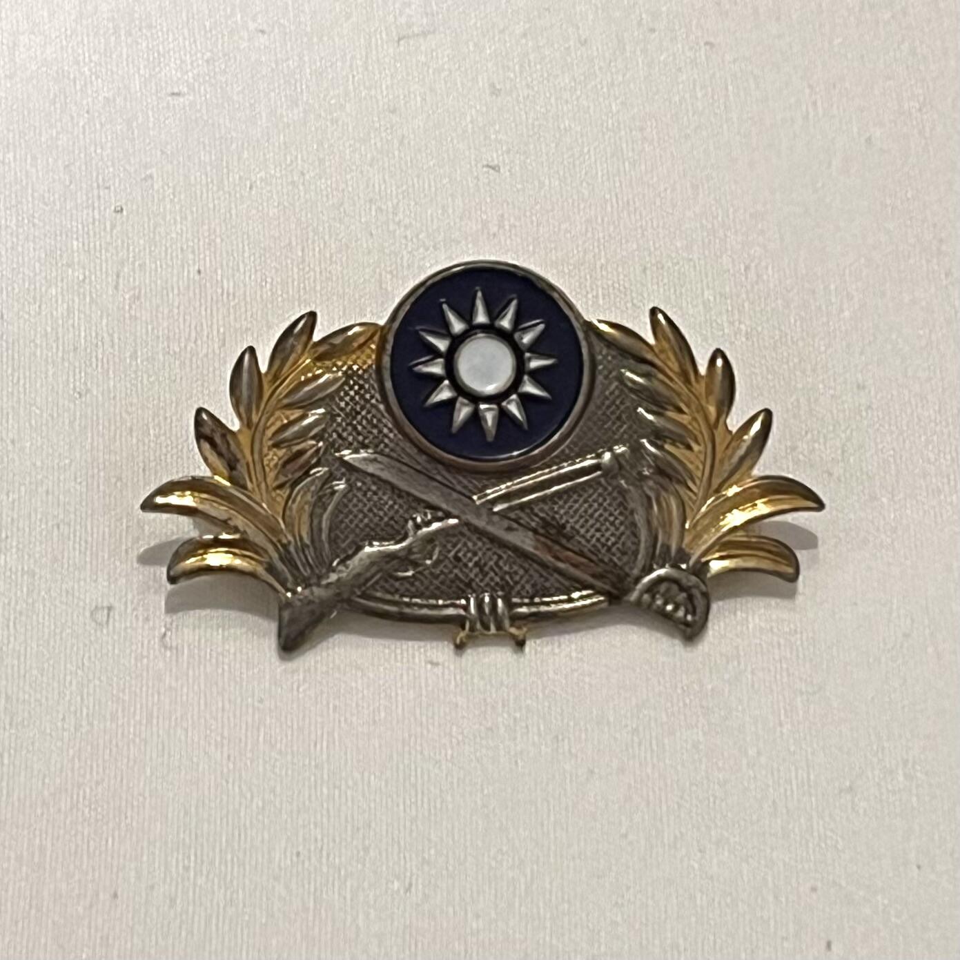 韵星假日拍卖第三十四期 -- Rimey Holidays Auction 34 陆军军官荣誉徽