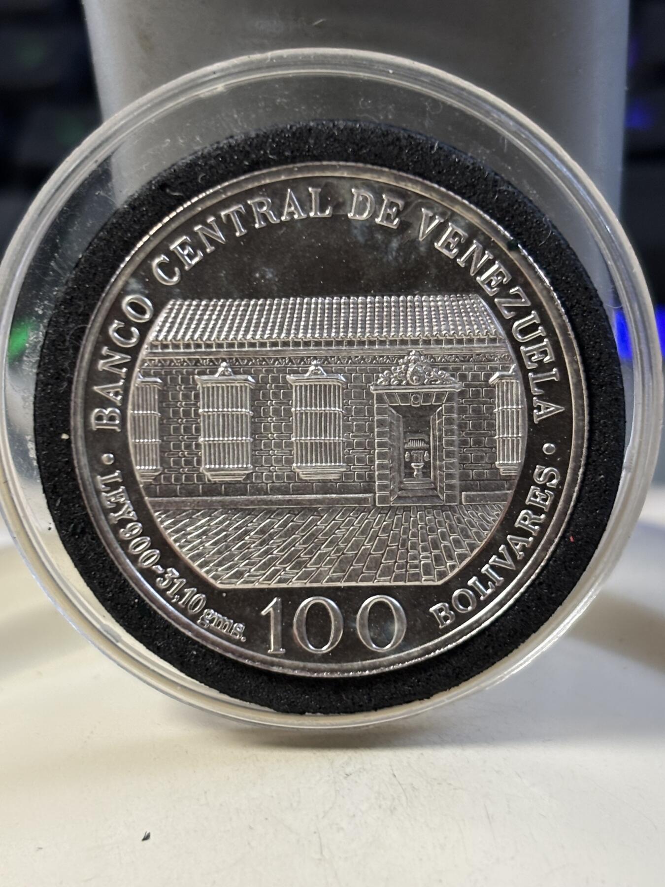 第186期拍卖 委瑞内拉1983年西蒙·玻利瓦尔诞辰200周年100玻利瓦尔1盎司纪念银币，900银，银价507