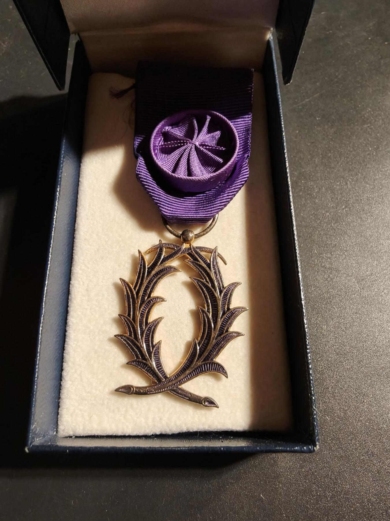 老王徽章第173期 法国军官级棕榈叶勋章   原盒    五共时期