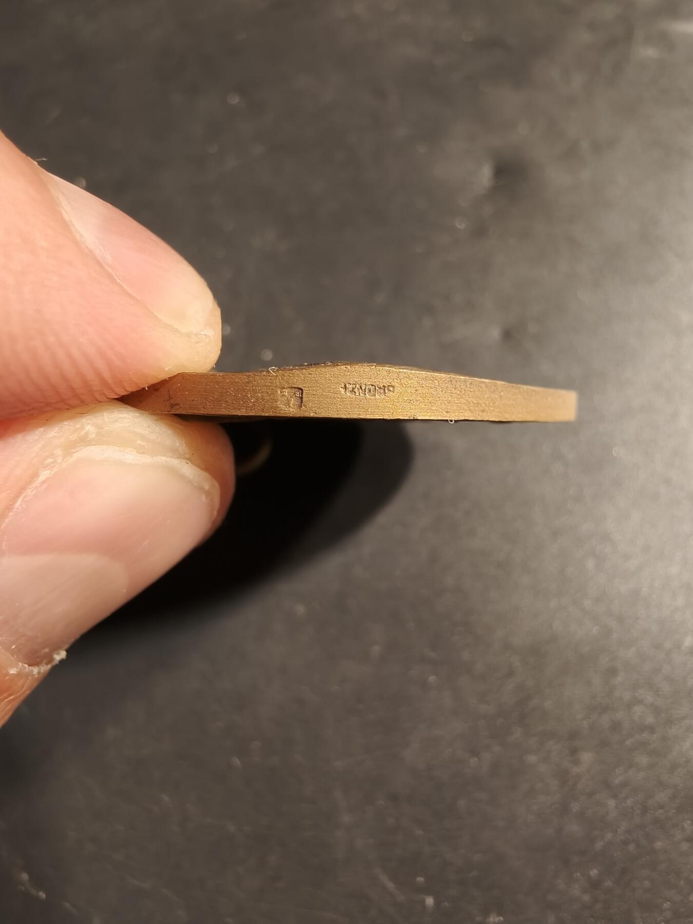 老王徽章第173期 法国音乐协会铜奖章     大师里维特作品     直径41mm    重量26.2g