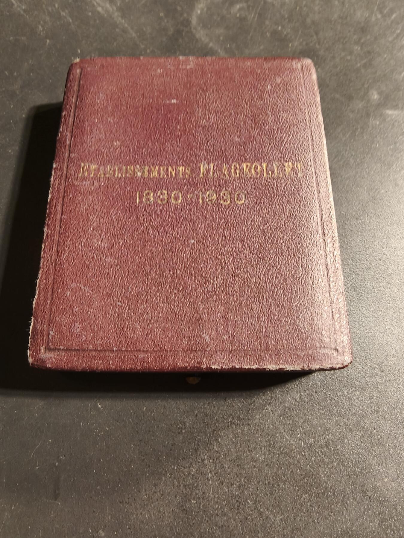 老王徽章第173期 法国伏拉热工厂成立百年方形大铜章      原盒     尺寸36×50mm     重量42.4g