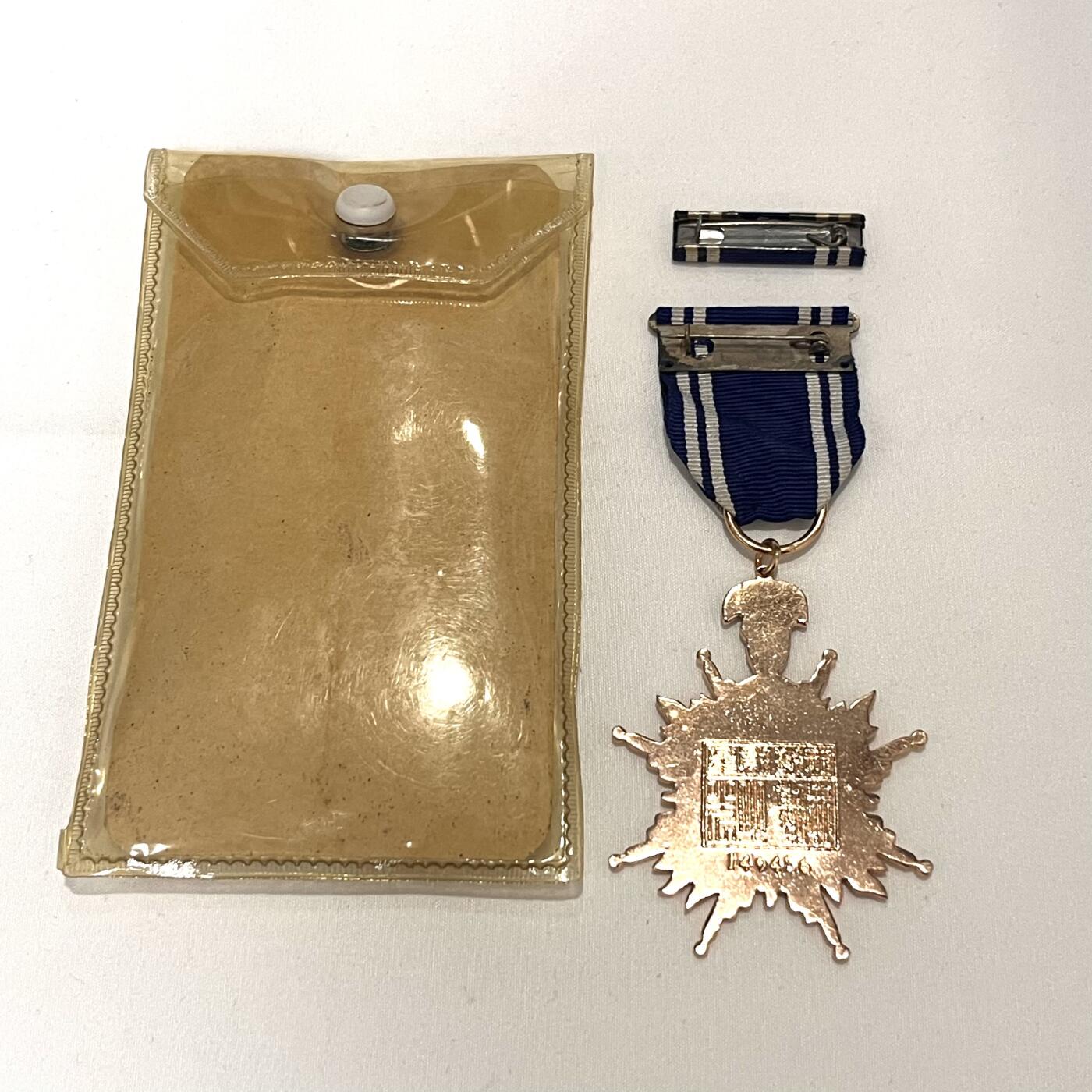 韵星假日拍卖第三十四期 -- Rimey Holidays Auction 34 实发忠勤勋章一组，带略与原封套