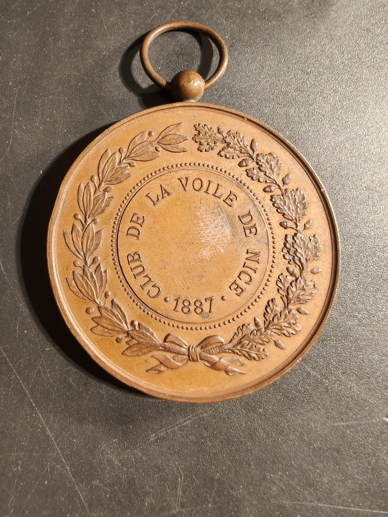 老王徽章第173期 法国1887年尼斯帆船俱乐部大尺寸铜奖章     原盒       直径50mm      重量55.6g