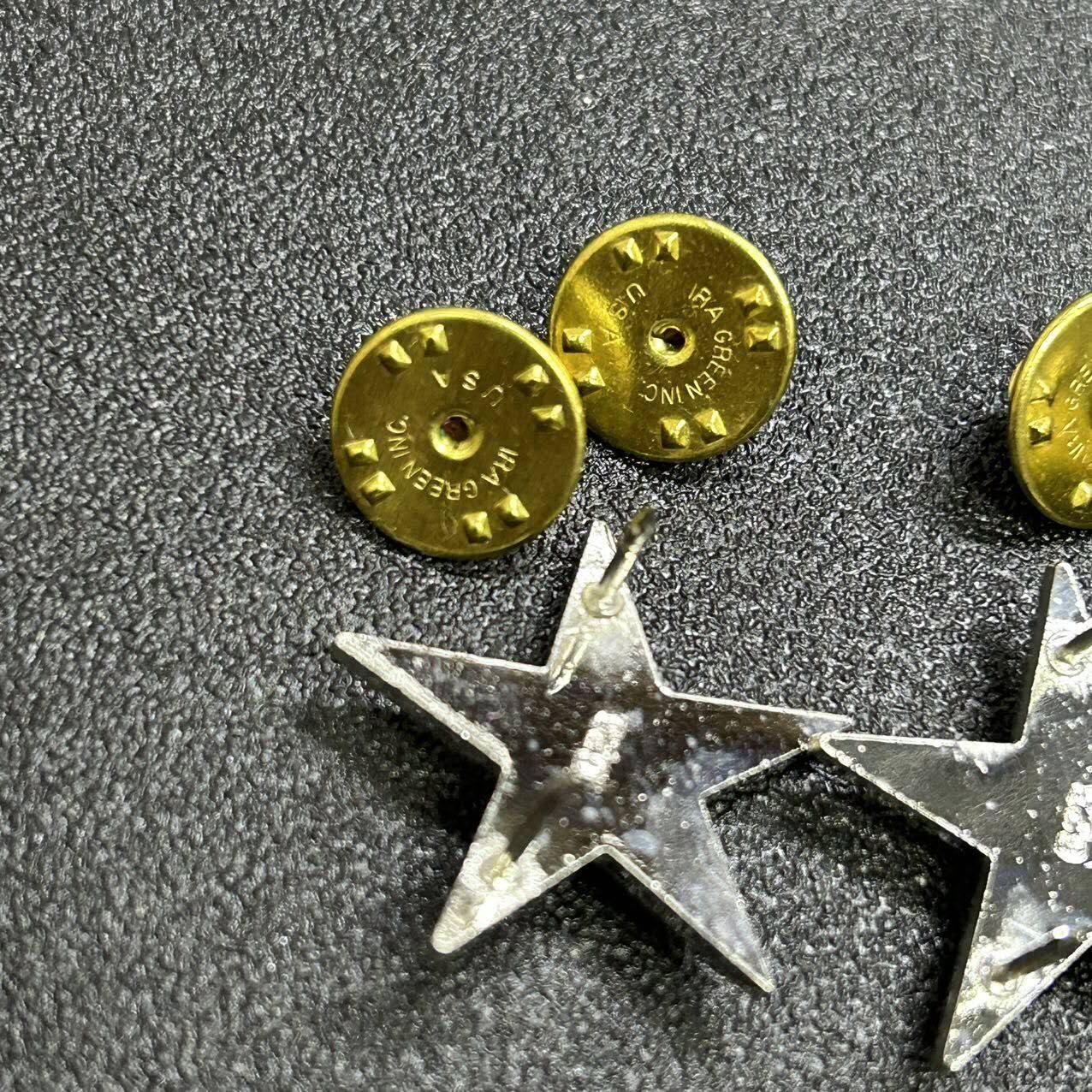 西秦中古拍卖第七十一期 美军将星两只，常服礼服用标准尺寸，官方工厂版本，带厂标