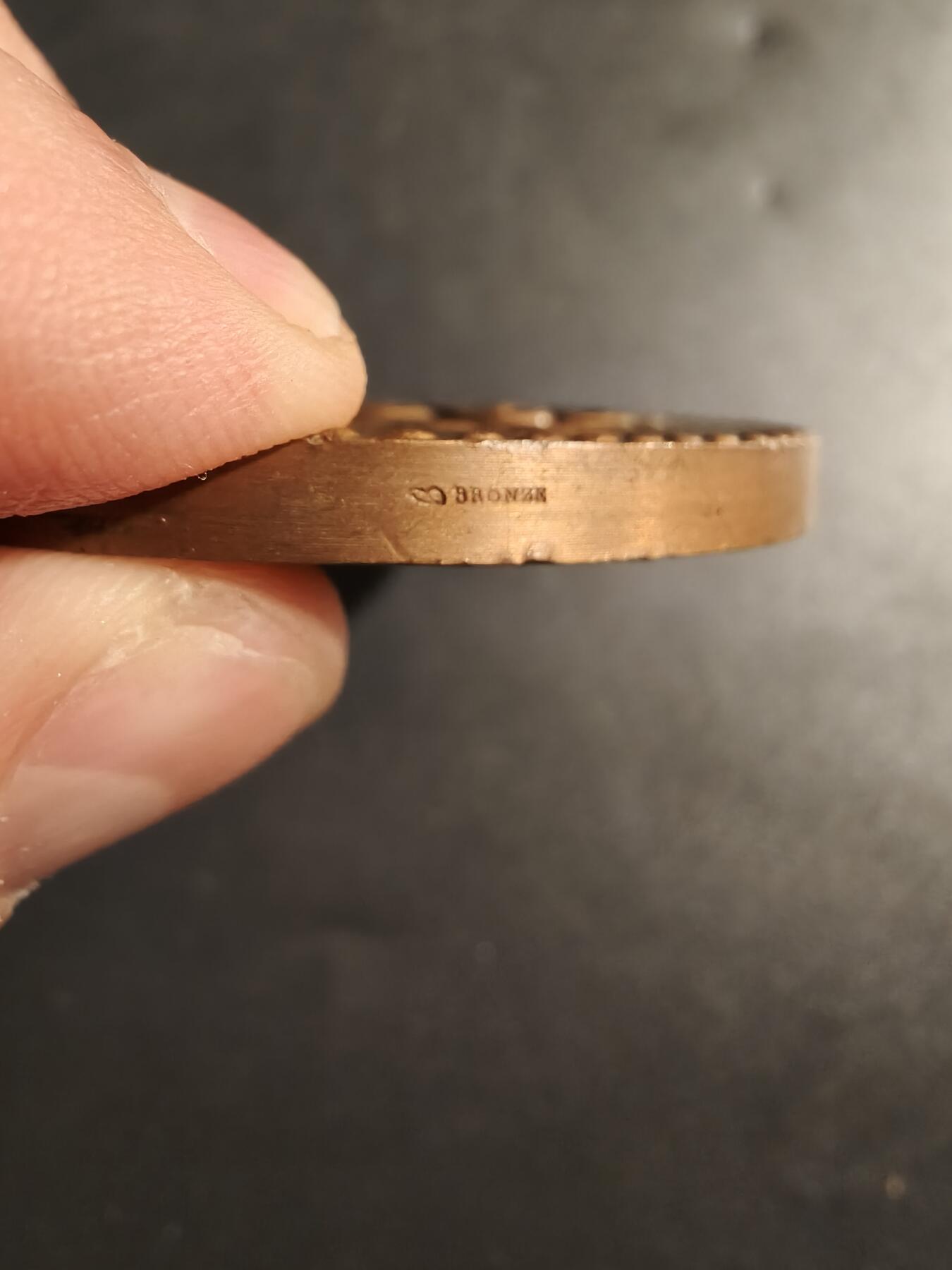 老王徽章第173期 洛林回归法国200周年大铜章     高浮雕    直径68mm    重量164.2g