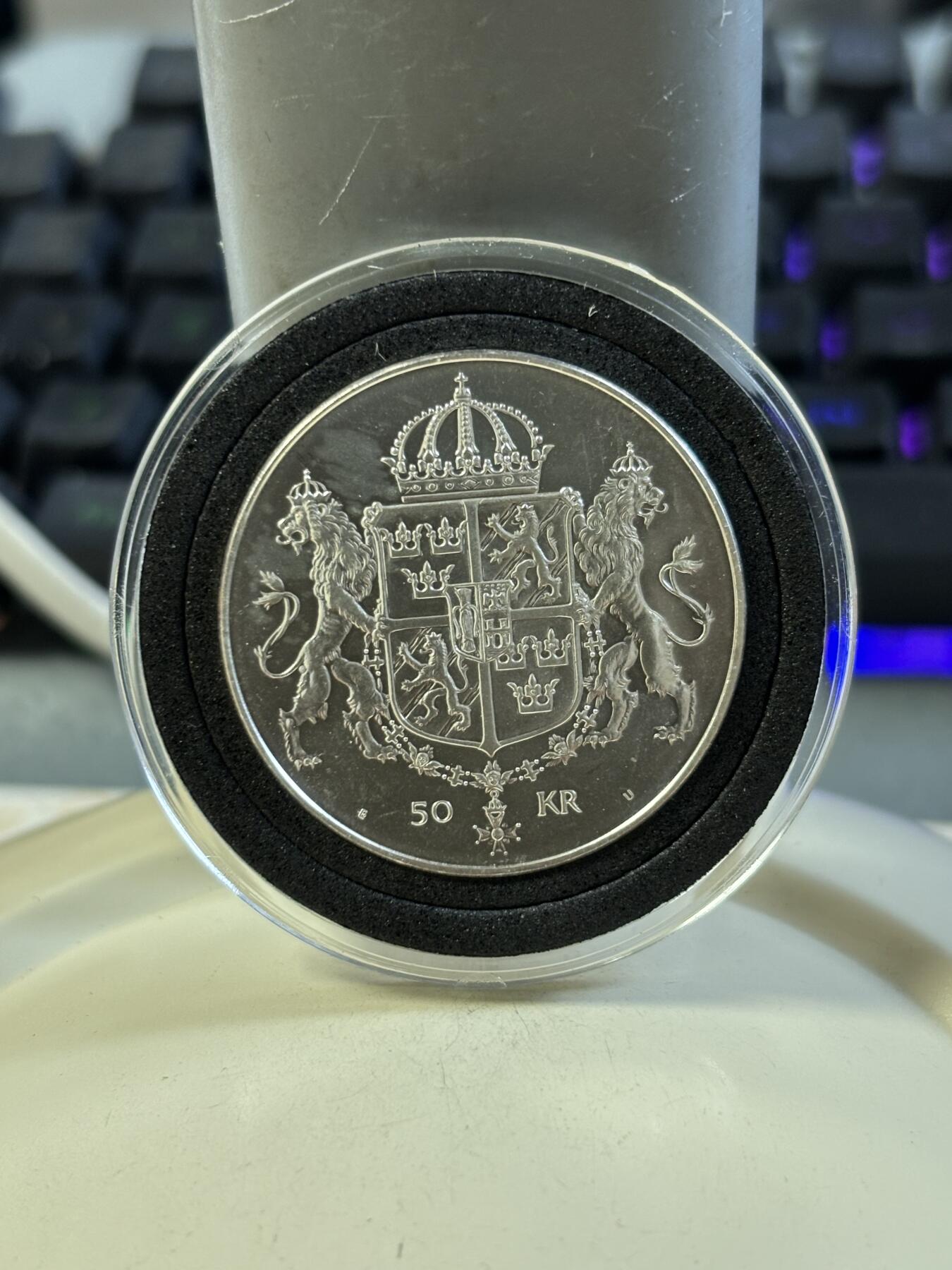 第186期拍卖 卡尔十六世古斯塔夫皇室婚礼50克朗纪念银币，925银，27.03克，银价454