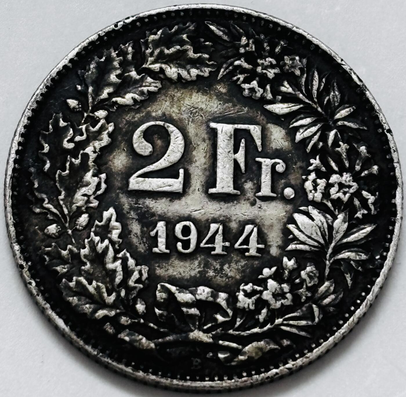 文馨钱币收藏 迎新纳福2026新年第一场（第 287 场）金银老铜币拍卖 1944 年瑞士 2 法郎银币，10 克 835 高银，老墨色包浆，自然流通形成，极其养眼