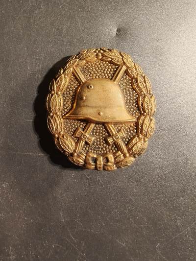 老王徽章第173期 - 德国一战金战伤奖章