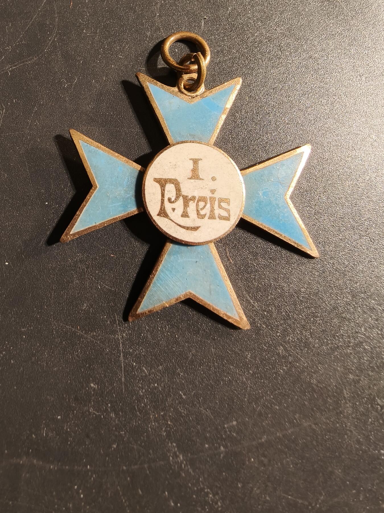 老王徽章第173期 德国老兵协会功绩十字奖章