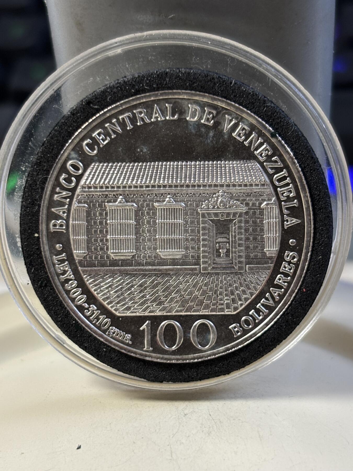 第186期拍卖 委瑞内拉1983年西蒙·玻利瓦尔诞辰200周年100玻利瓦尔1盎司纪念银币，900银，银价507