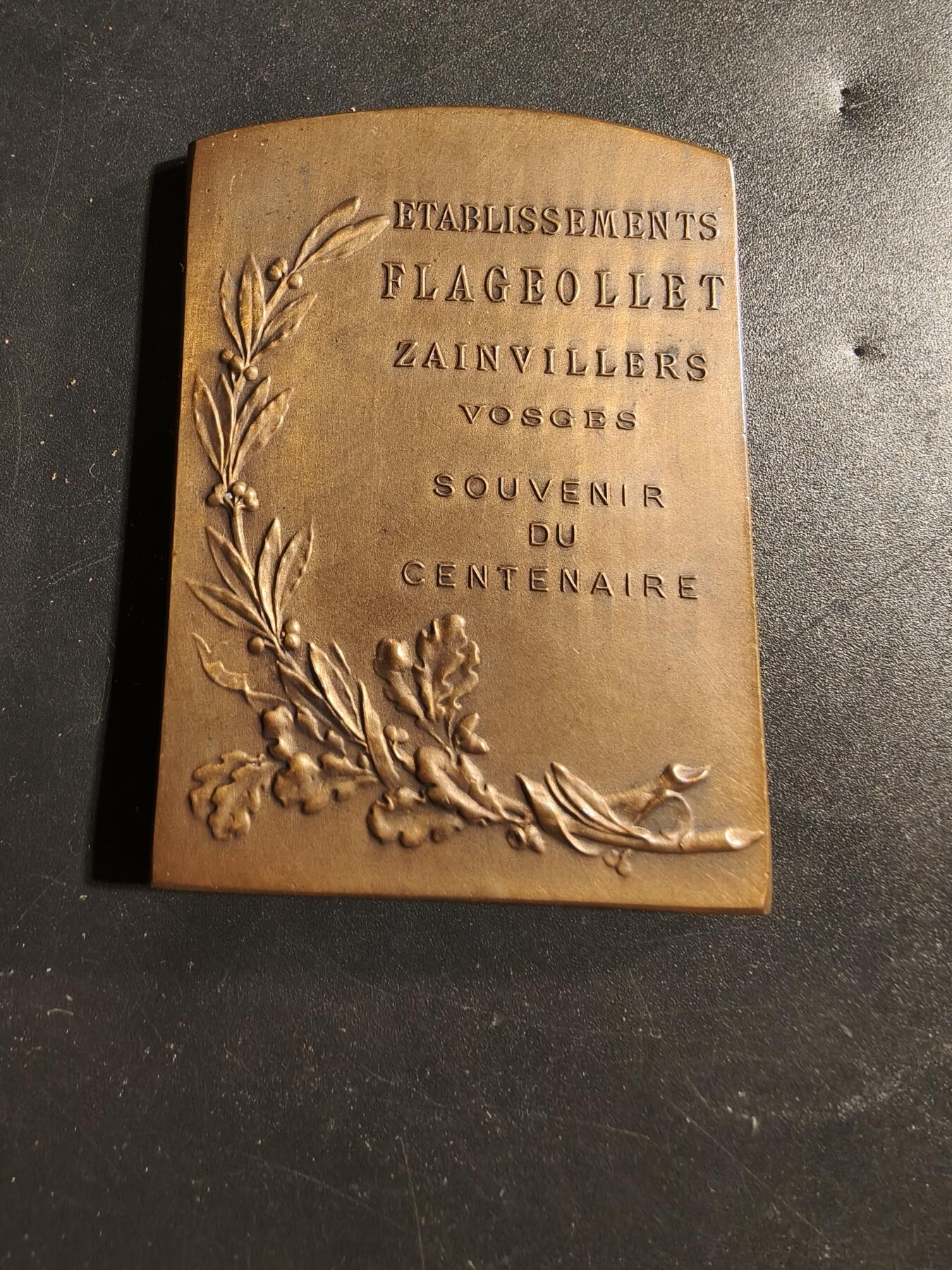 老王徽章第173期 法国伏拉热工厂成立百年方形大铜章     原盒      尺寸42×60mm     重量67.8g