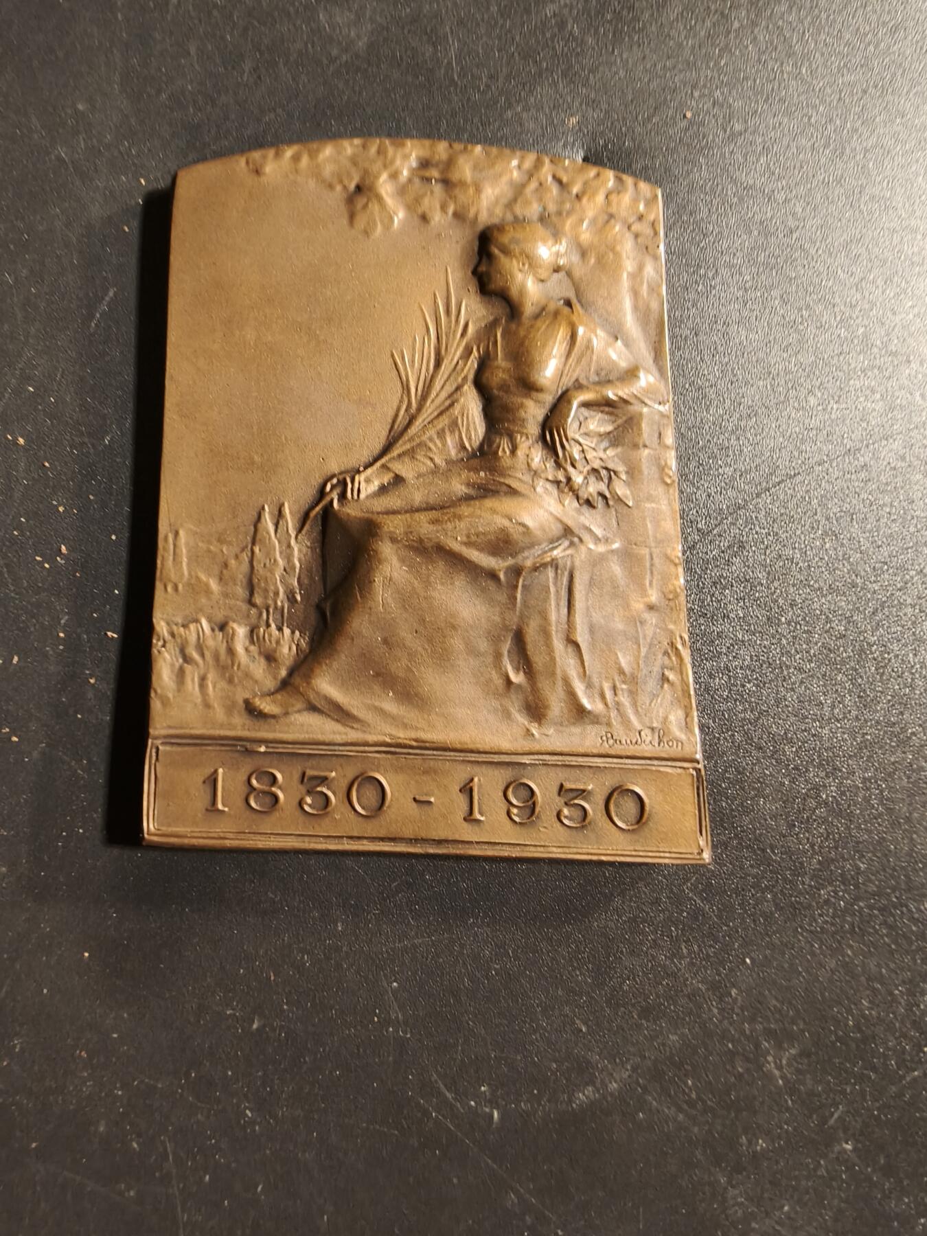 老王徽章第173期 法国伏拉热工厂成立百年方形大铜章     原盒      尺寸42×60mm     重量67.8g