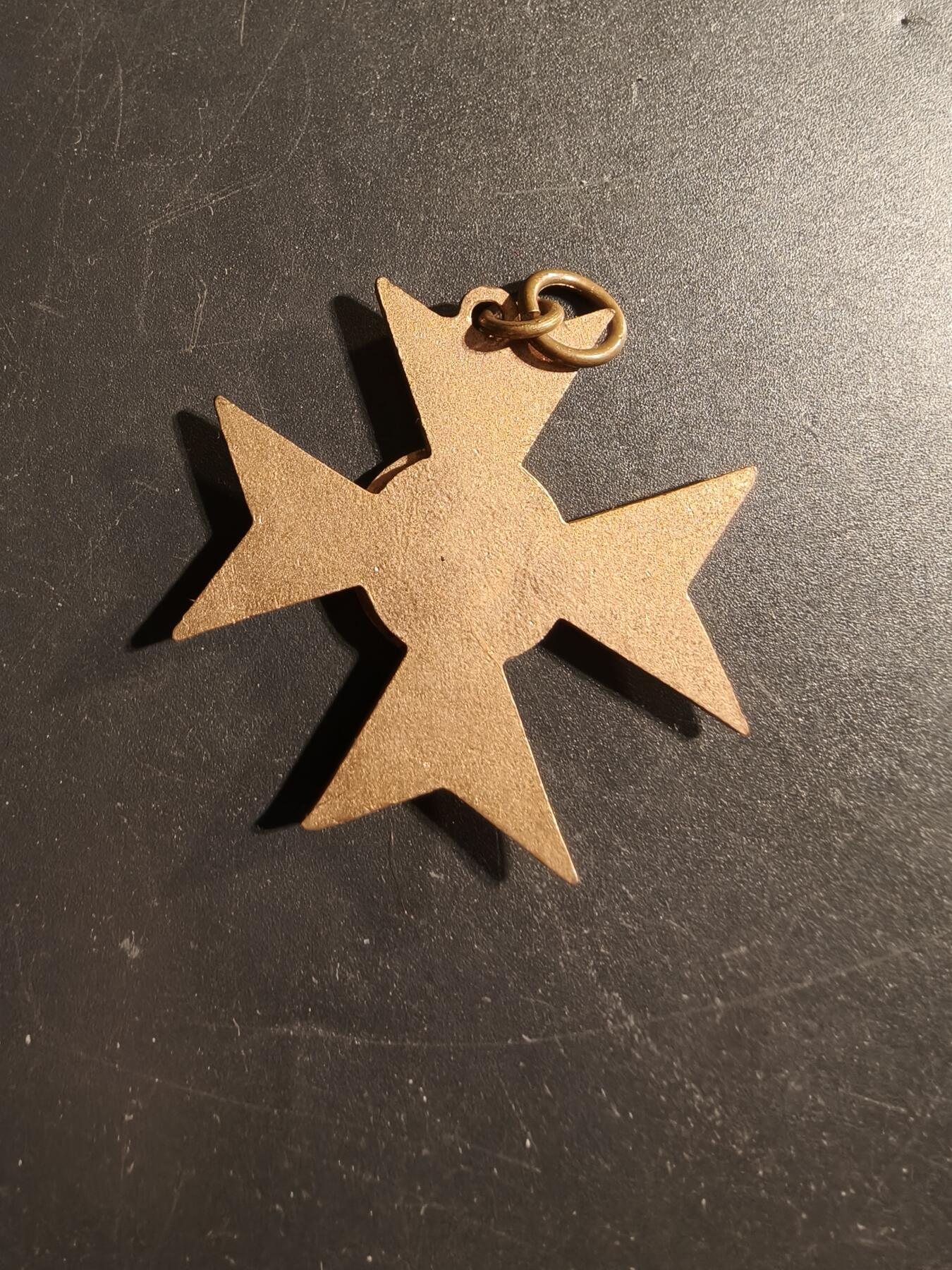 老王徽章第173期 德国老兵协会功绩十字奖章