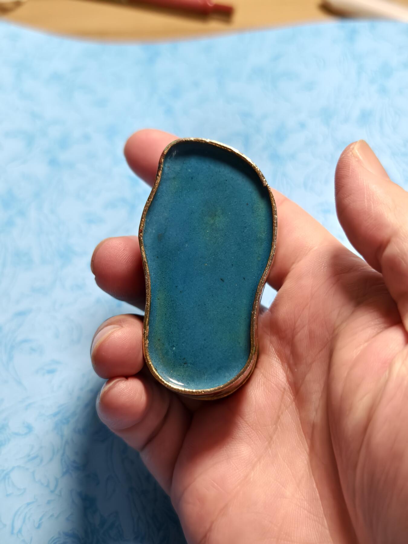 抚柳草堂-第五期章牌钱币（元旦欢庆场） 奖章勋章限时免佣 满百包邮 放漏专场 创汇时期景泰蓝花生盒一个 铜胎掐丝珐琅工艺不错