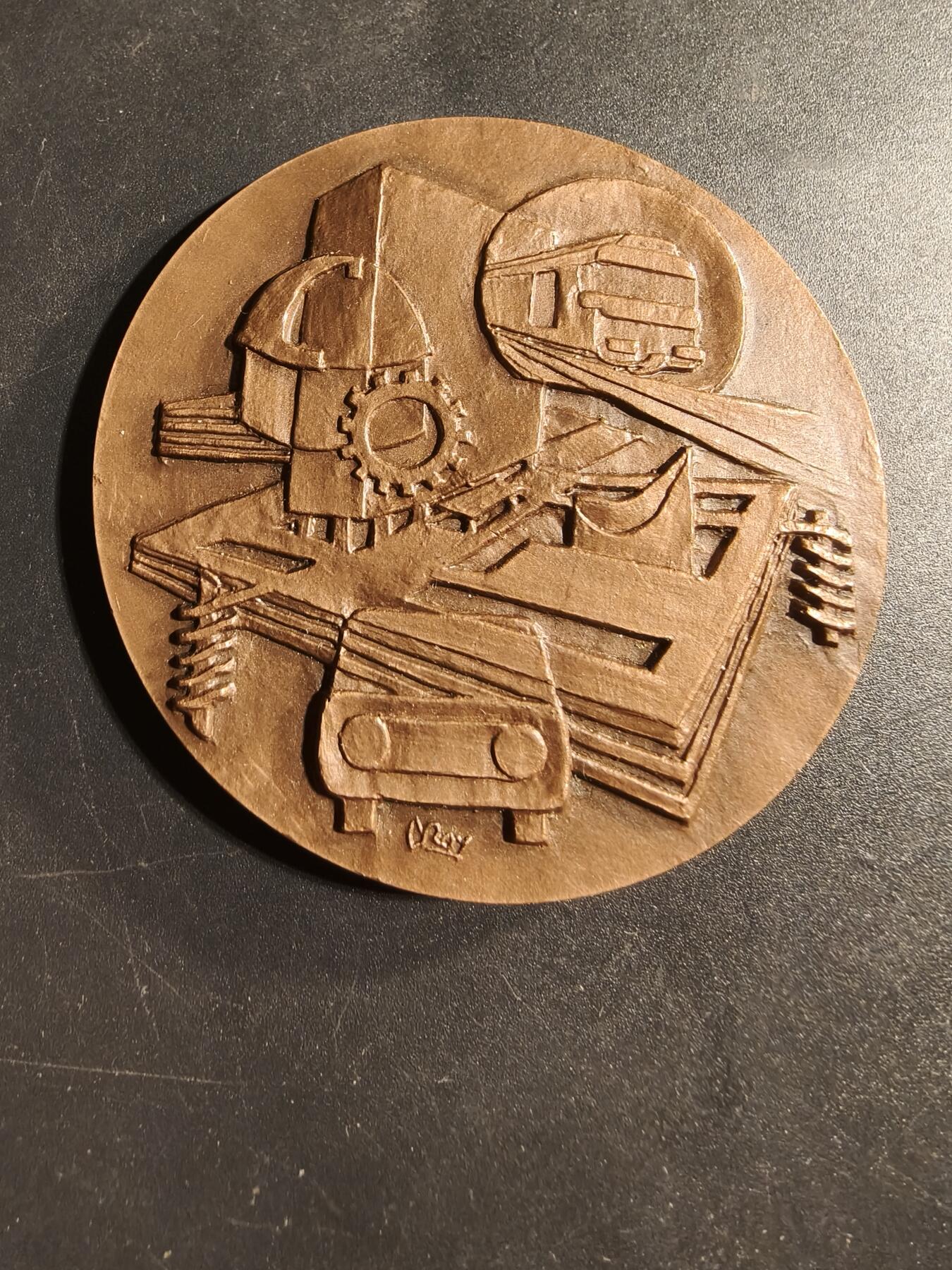 老王徽章第173期 法国上塞纳省议会大铜章     直径59mm     重量106g