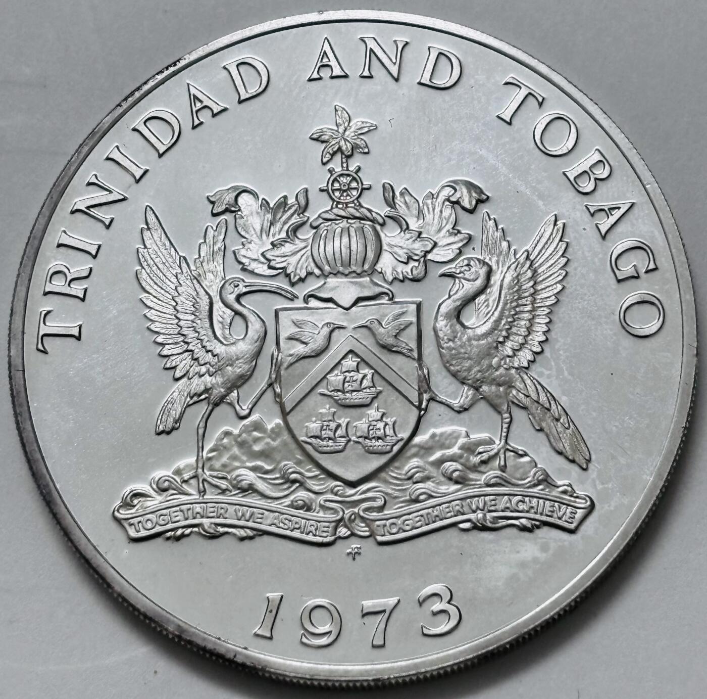 文馨钱币收藏 迎新纳福2026新年第一场（第 287 场）金银老铜币拍卖 全新带彩 1973 年特立尼达和多巴哥 10 元精制大银币，第一版首发版 35 克 925 高银