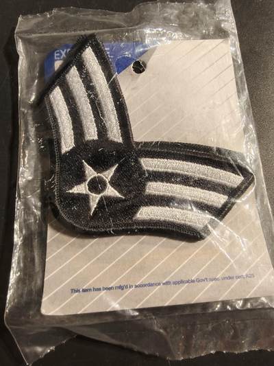 老王徽章第173期 - 美国空军参谋军士臂章一组     原封未拆