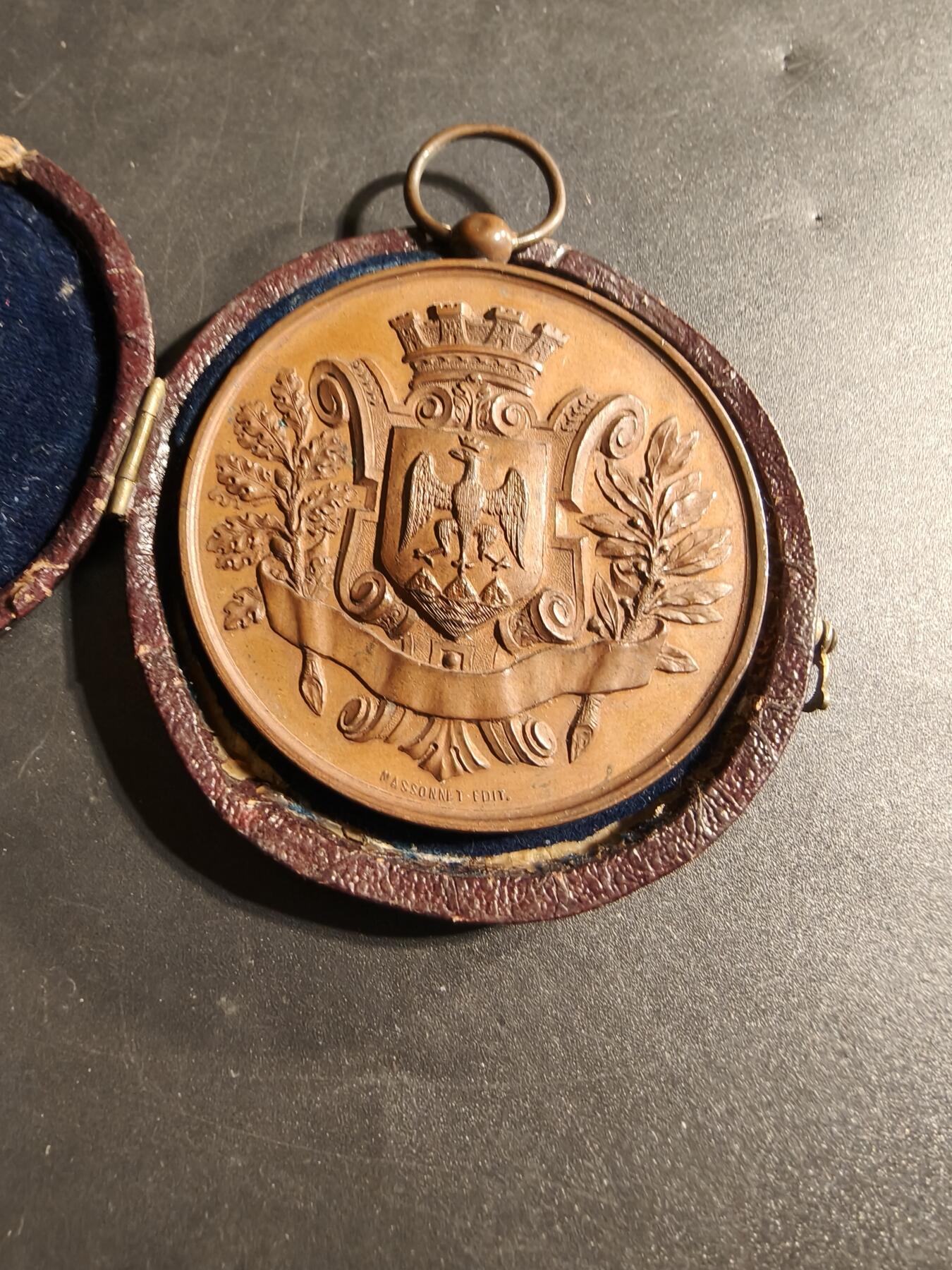 老王徽章第173期 法国1887年尼斯帆船俱乐部大尺寸铜奖章     原盒       直径50mm      重量55.6g