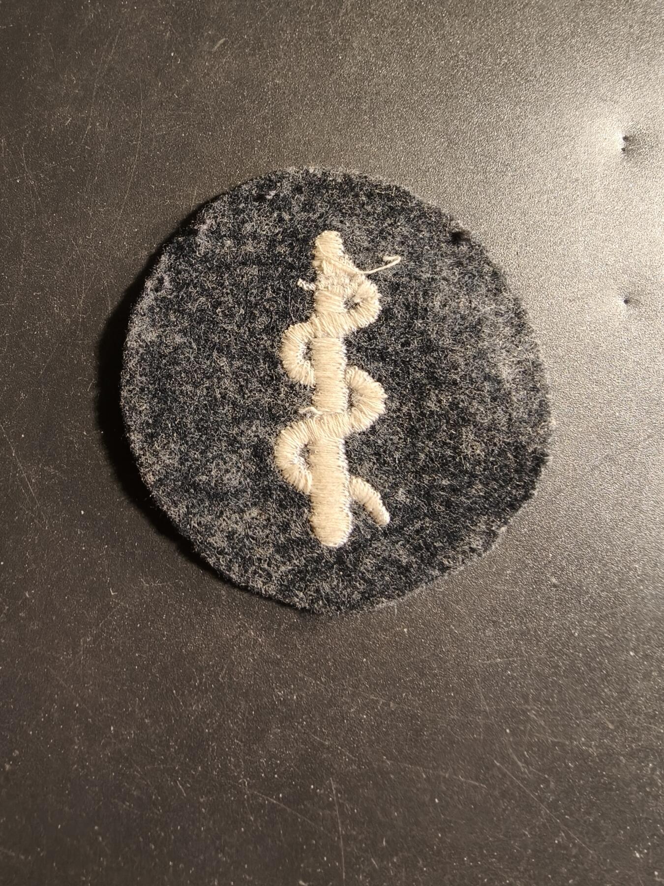 老王徽章第173期 德三空军军医臂章