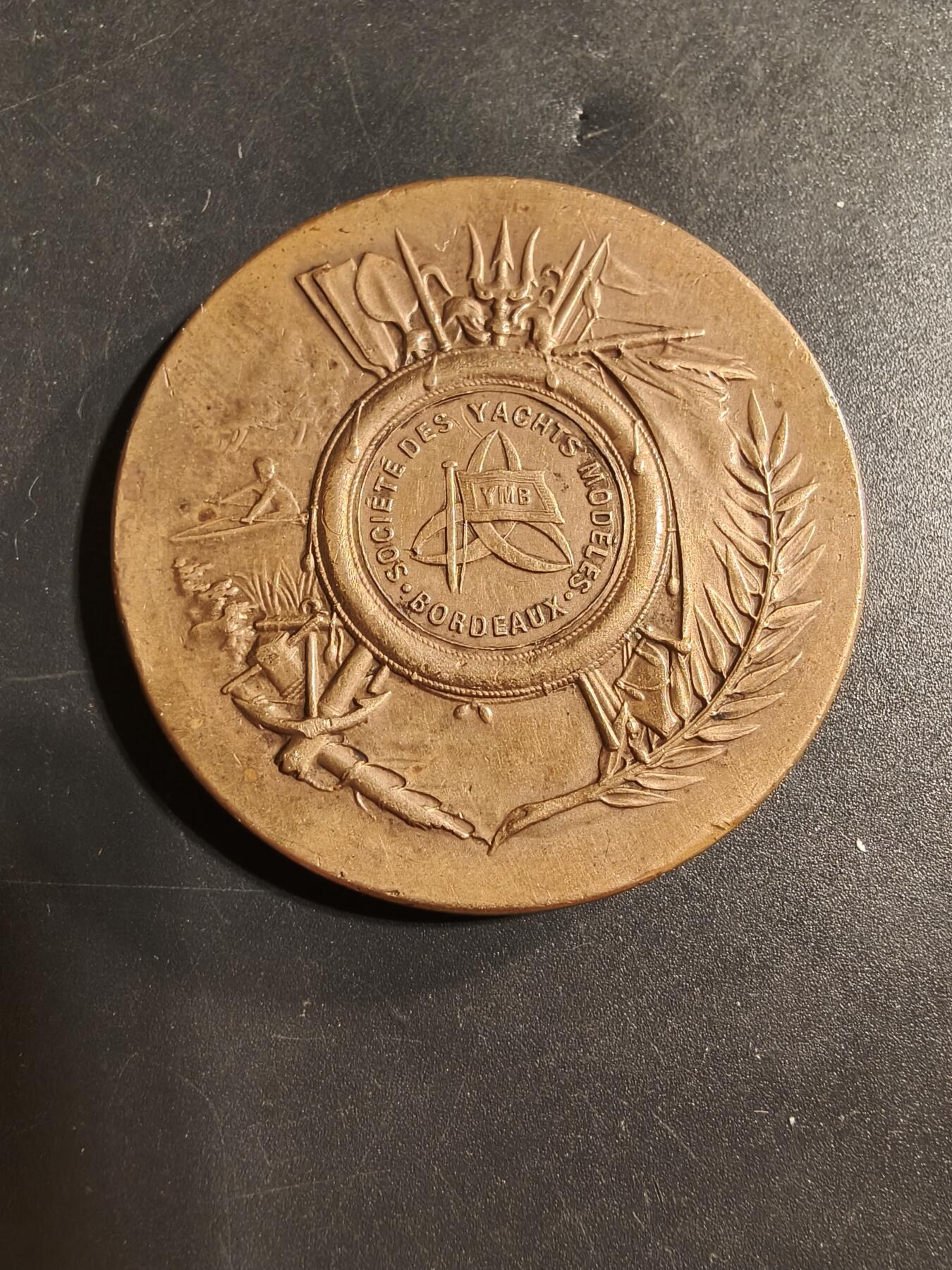 老王徽章第173期 法国波尔多游艇协会大铜章     大师里维特作品     直径44mm     重量44.3g