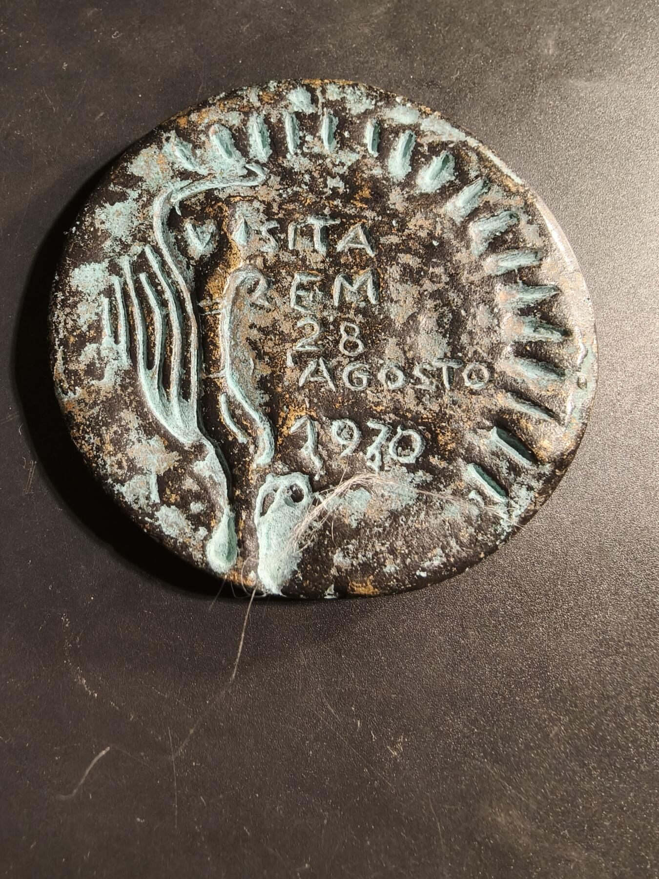 老王徽章第173期 葡萄牙最后一任独裁总理马尔塞洛·卡埃塔诺大铜章     直径80mm    重量267.2g     该章编号72