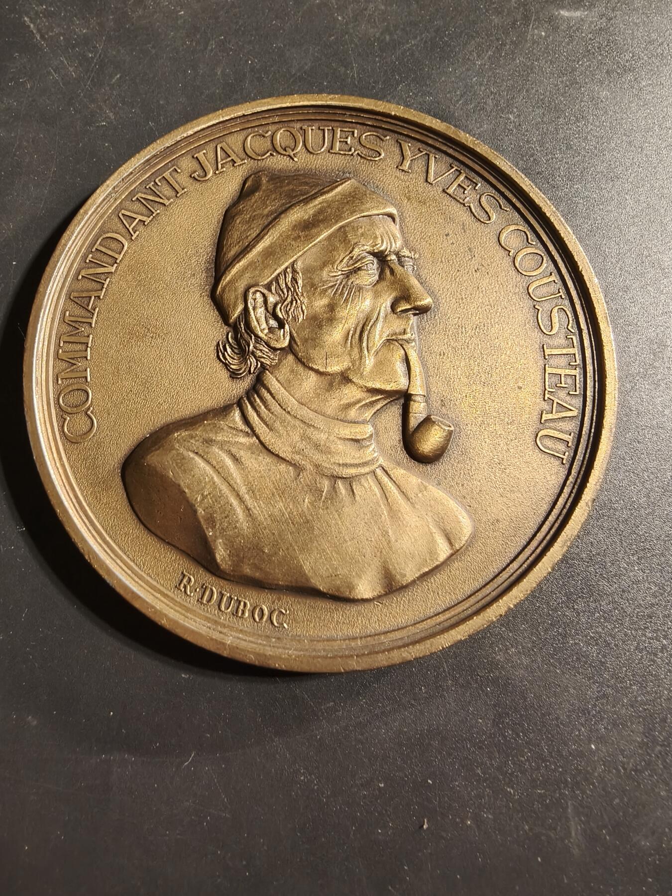 老王徽章第173期 法国罗伯特拉丰特出版社海军探险家雅克·库斯托纪念章    原盒    直径88mm    重量215.8g