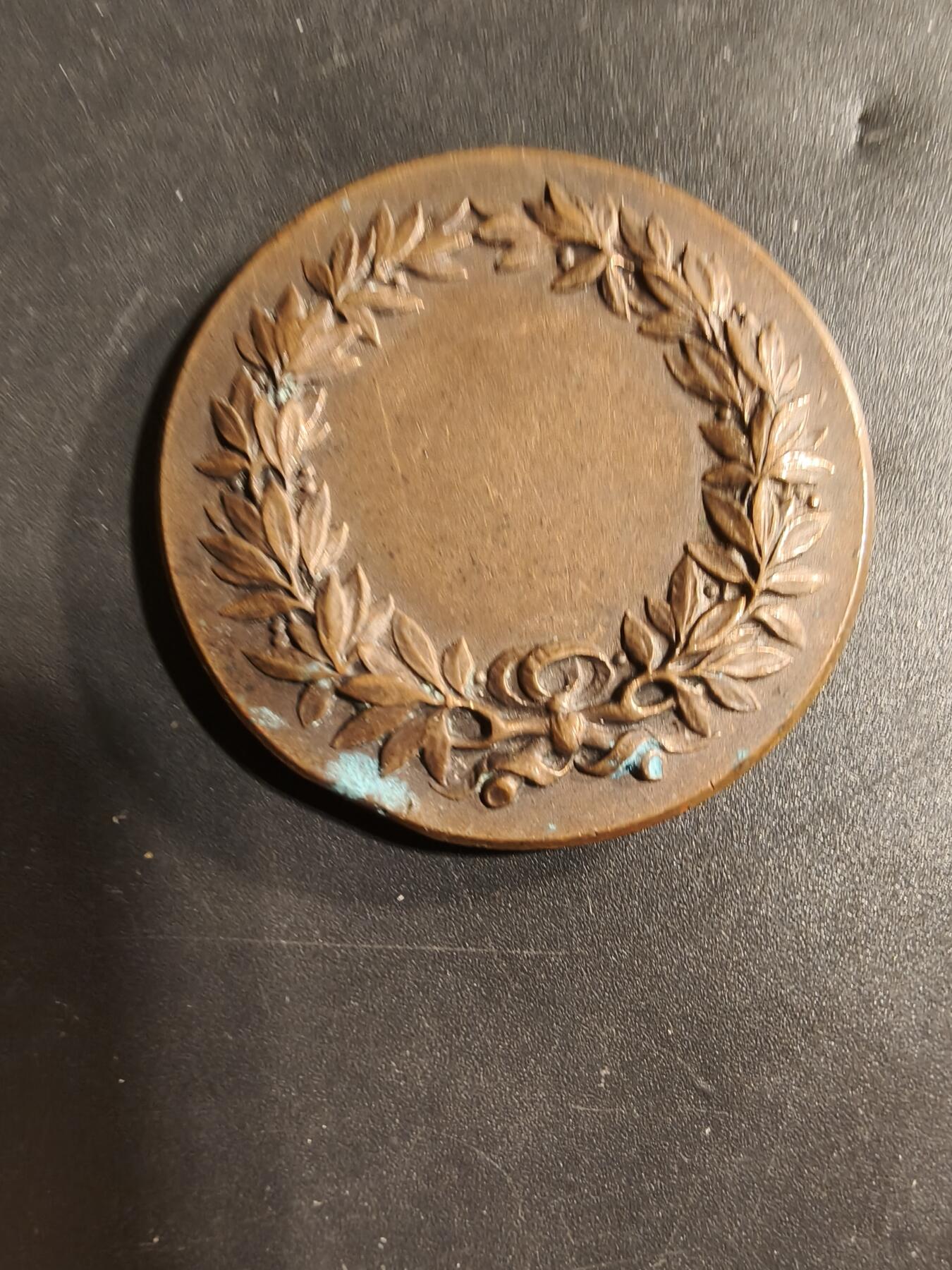 老王徽章第173期 法国养殖业协会大铜章     直径41mm    重量27.6g