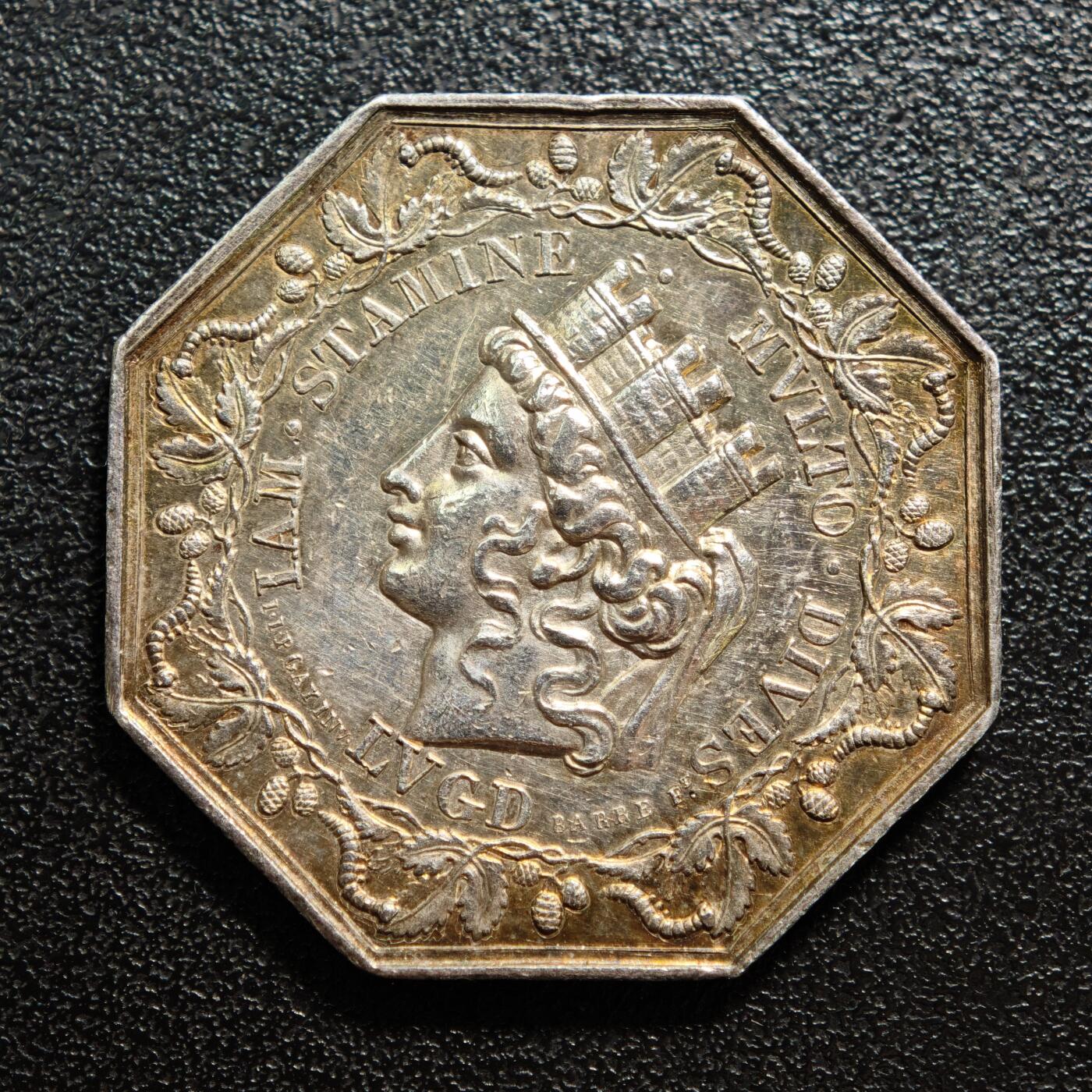 【德藏】世界币章拍卖第160期 1827年 法国里昂丝绸经纪人八角代用币银章 环形黄油包浆 直径约：31.4mm；重约：13.9g