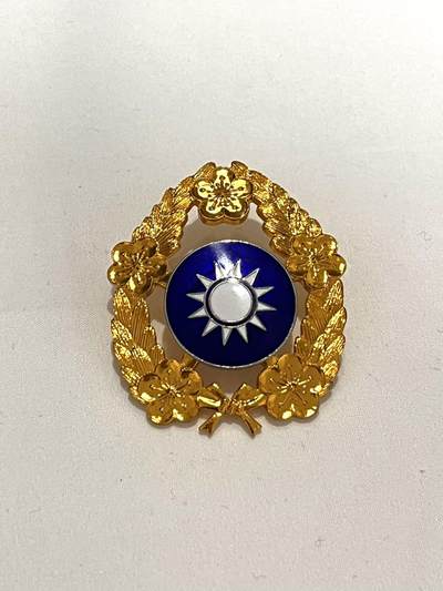 韵星假日拍卖第三十四期 -- Rimey Holidays Auction 34 - 国军陆军大型珐琅帽徽一枚