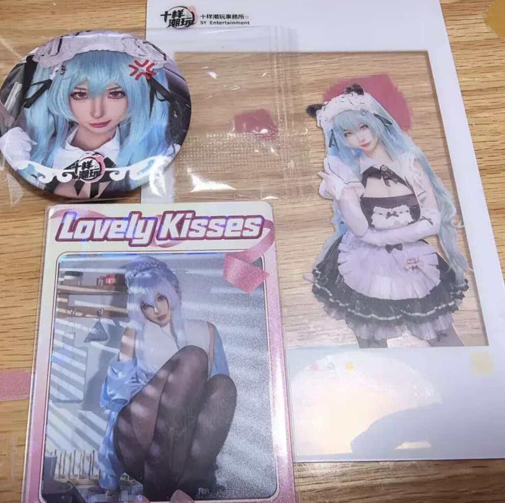 卡有江湖粉丝专场第六期（持续收拍，送拍联系我哦） 卡岛美女谷子三件套 展会限定，全新未拆封卡牌一张（带保护套）+拍立得一张+徽章一枚