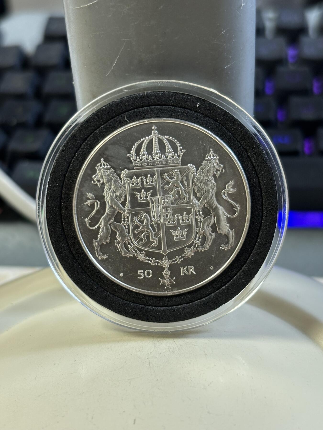 第186期拍卖 卡尔十六世古斯塔夫皇室婚礼50克朗纪念银币，925银，27.03克，银价454