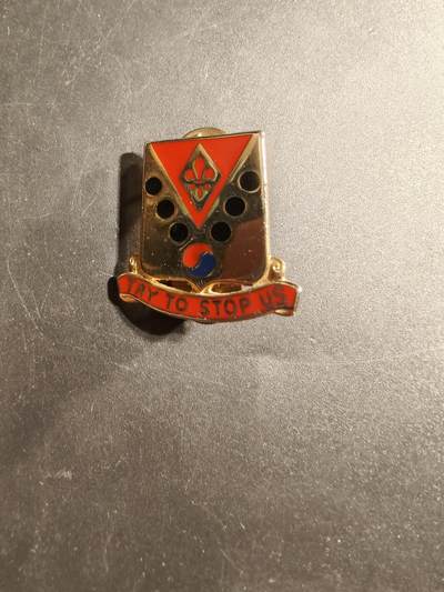 老王徽章第173期 - 美国陆军第142野战炮兵团证章