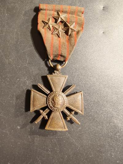 老王徽章第173期 - 法国1916版战争十字奖章   4铜星勋饰