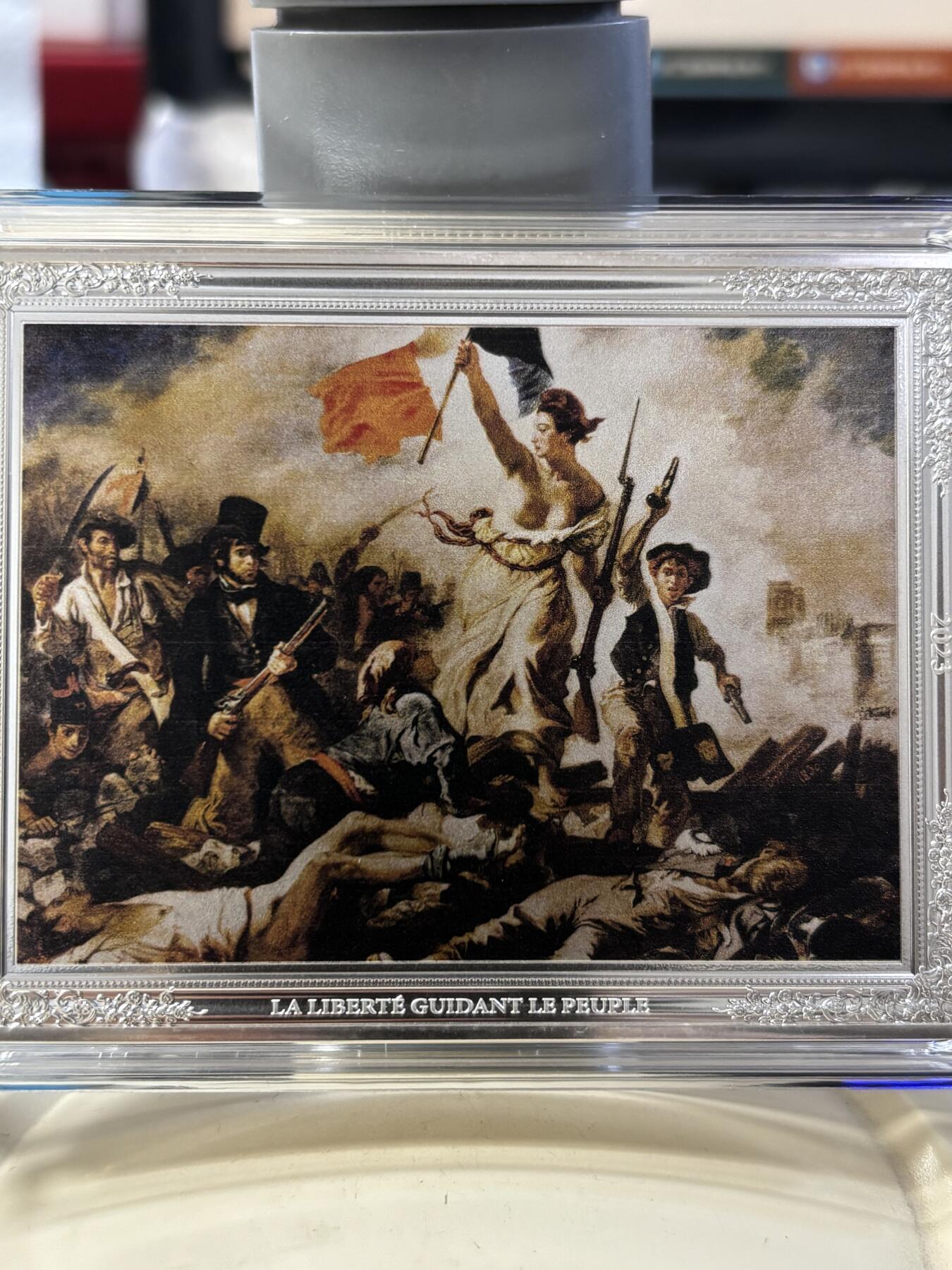 第186期拍卖 法国2023年卢浮宫杰作自由引导人民500克彩色银币，999银，500克，编号096