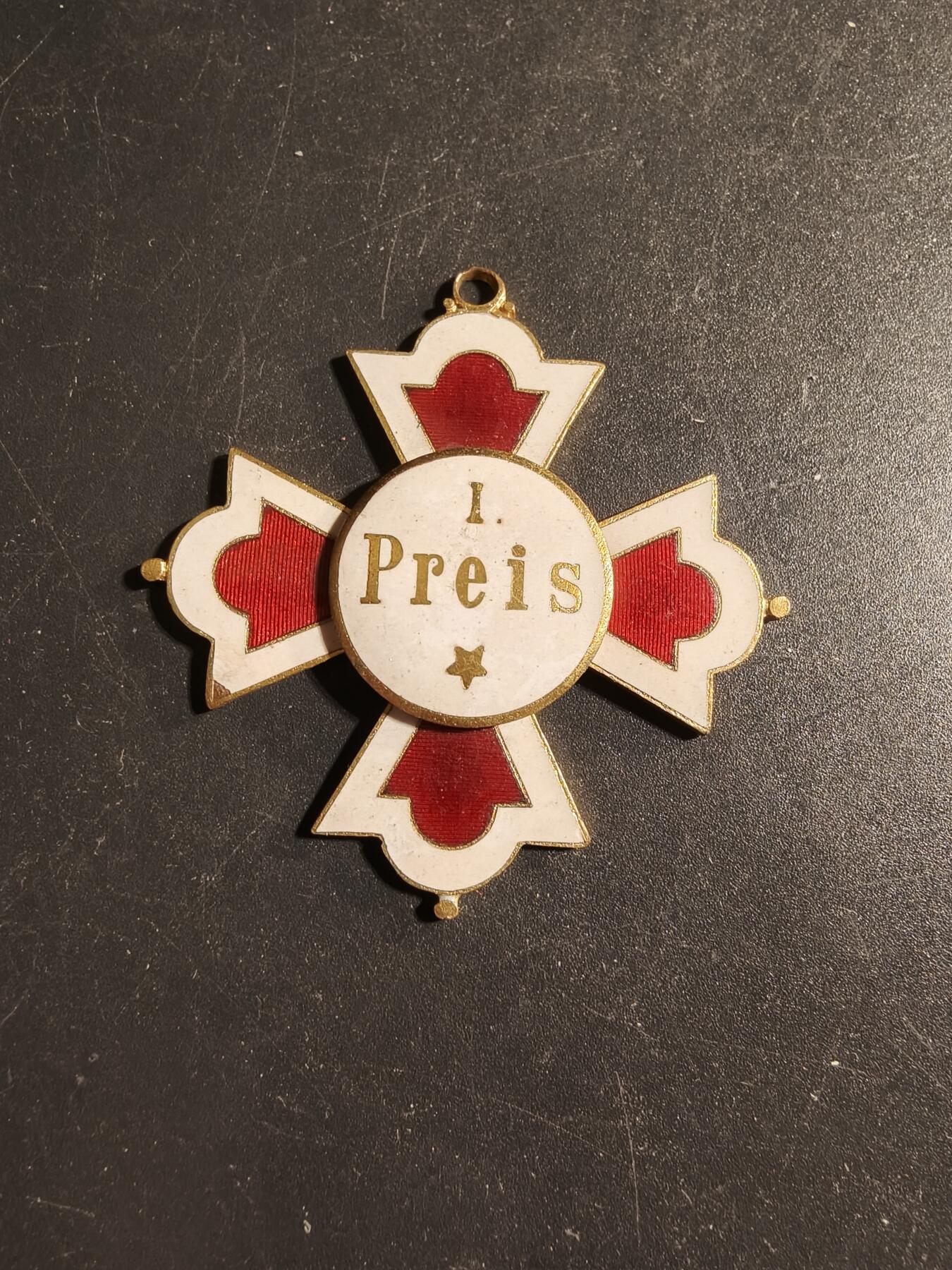 老王徽章第173期 德国老兵协会功绩十字奖章