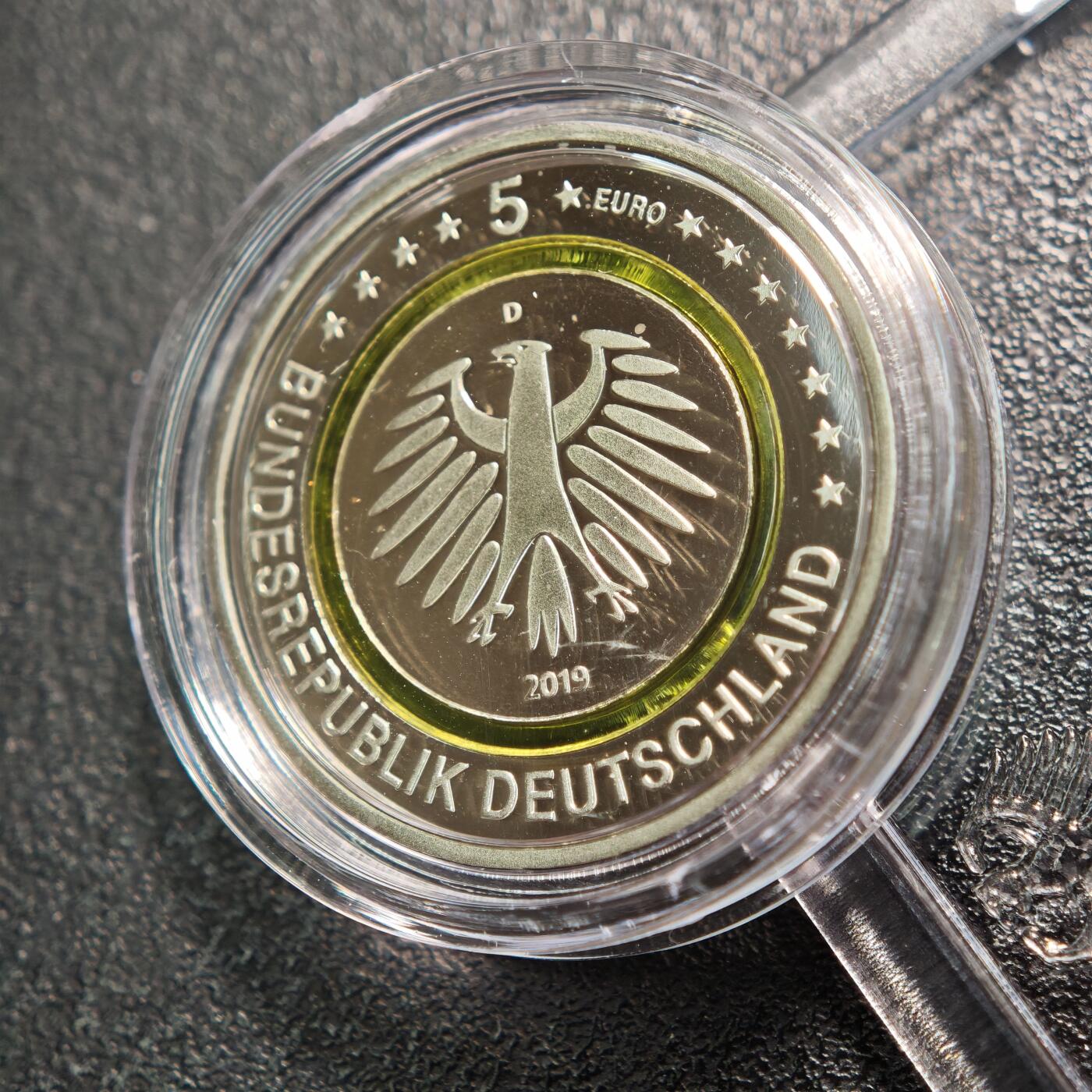【德藏】世界币章拍卖第160期 发行量极少 2019年 德国地球气候带-温带聚合环5欧元精制镍币 原盒 直径约：27.25mm；重约：9g