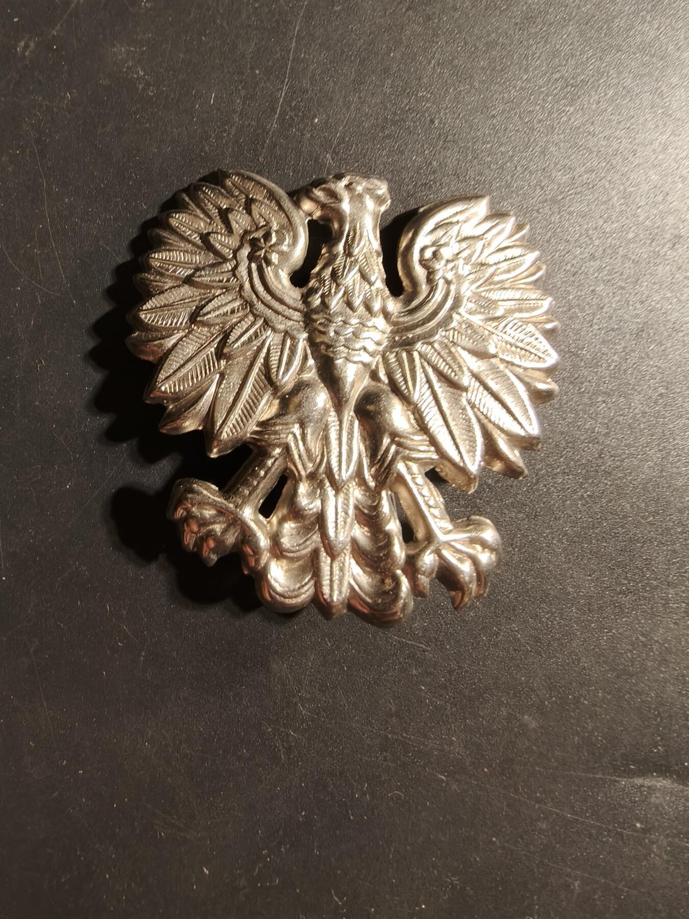 老王徽章第173期 波兰人民共和国公民民兵帽徽