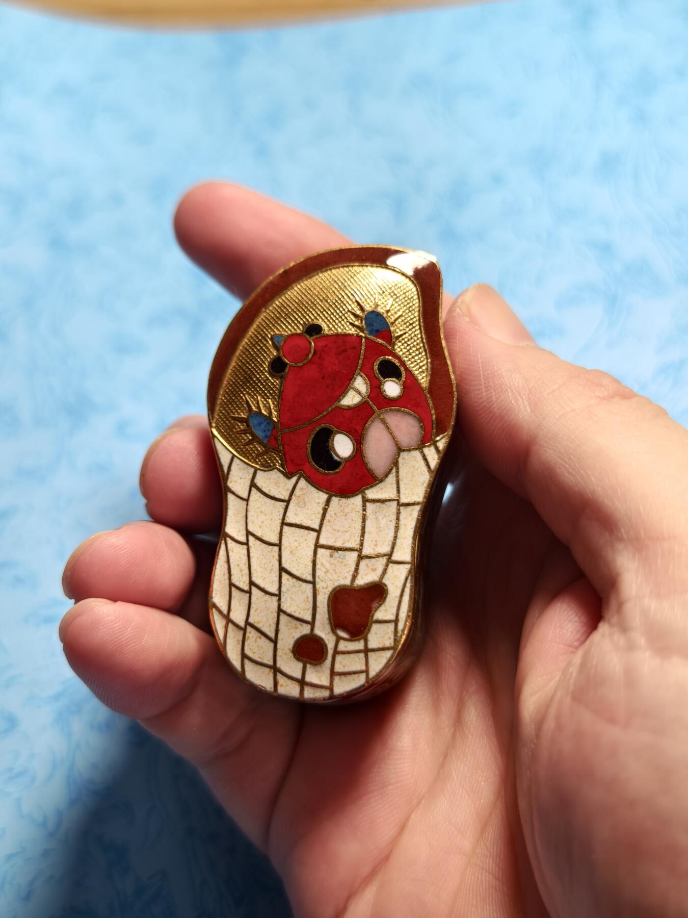 抚柳草堂-第五期章牌钱币（元旦欢庆场） 奖章勋章限时免佣 满百包邮 放漏专场 创汇时期景泰蓝花生盒一个 铜胎掐丝珐琅工艺不错