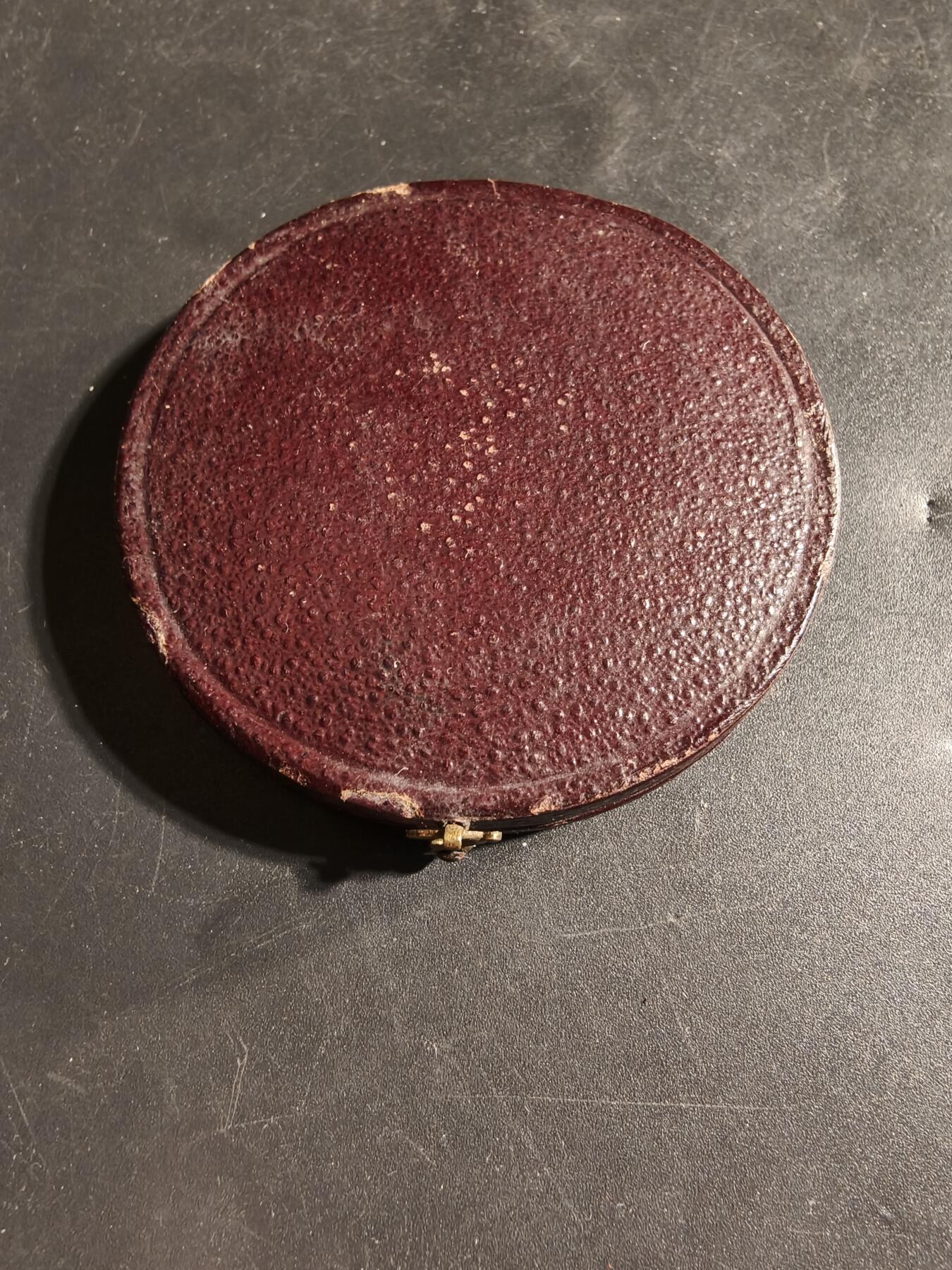 老王徽章第173期 法国战争部军事准备大铜章     原盒     大师Grandhomme作品     直径50mm     重量66.7g