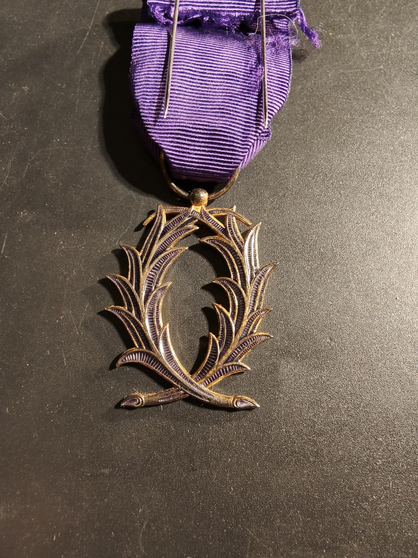 老王徽章第173期 法国军官级棕榈叶勋章   原盒    五共时期